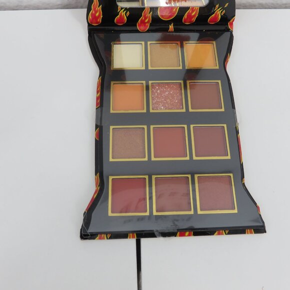 (#S-1) Cheetos Flamin Hot Crunchy Eyeshadow Palette - Picture 4 of 7